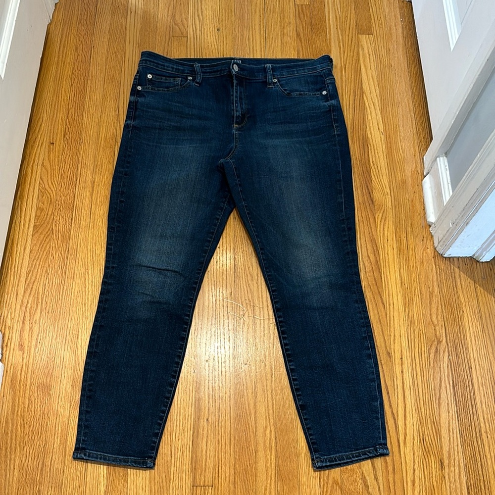 GAP True Skinny ankle jeans